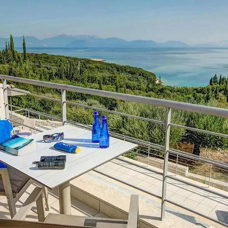 Sleeps 4 Pool Air Con Wifi * Fiskardo