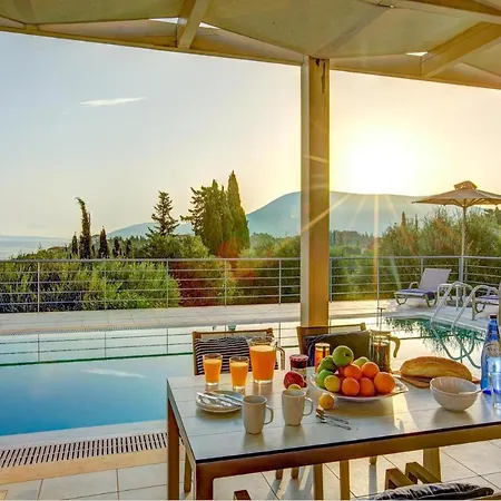 Sleeps 4 Pool Air Con Wifi Fiskardo