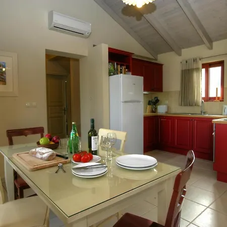 Sleeps 4 Pool Air Con Wifi Fiskardo